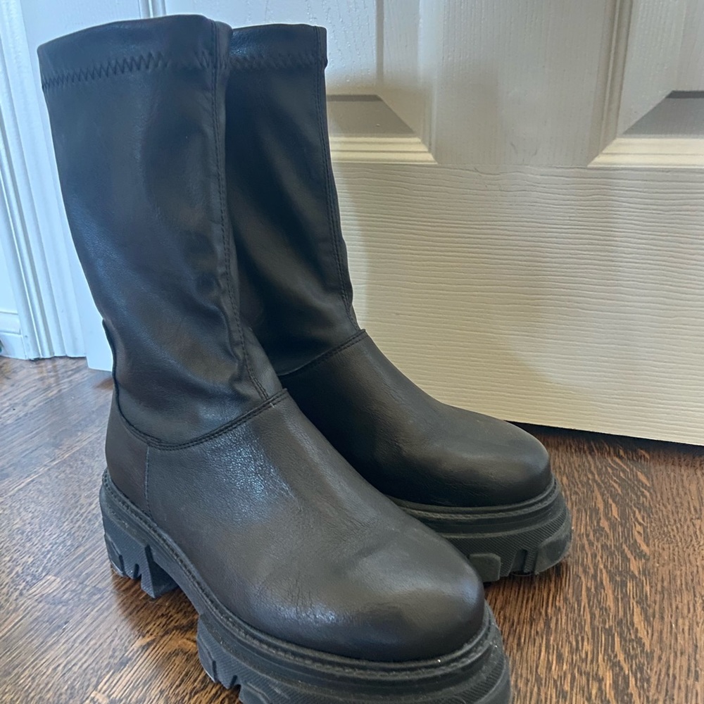 L’intervalle FOSHAN stretch black boot size 37 (7-7.5US) - Picture 4 of 4